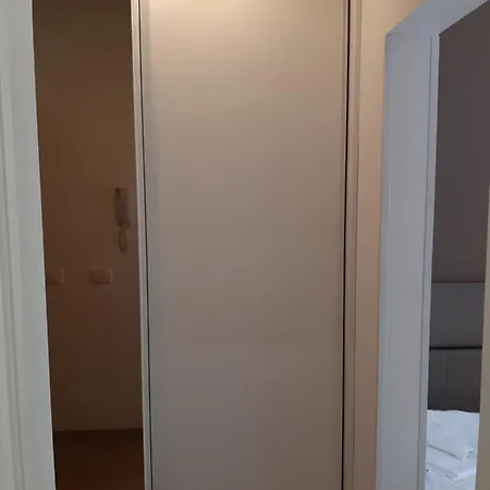 Lena Apartman